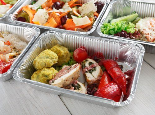 Envases de aluminio de diferentes formas y capacidades.
Los envases de aluminio no alteran el sabor ni el olor.Son higiénicos y ofrecen una protección total del producto, permitiendo alcanzar un máximo rendimiento del envase bien sea para hornear, asar, servir, calentar o conservar.
 
  Aptos para horno                                                                       SOLICITA PRESUPUESTO 