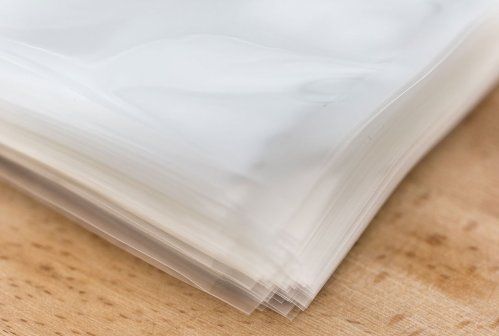  Disponemos de una amplia gama de bolsas de vacío para conservación de alimentos en 90, 120 y 150 micras.
 
 ESPECIFICACIONES
 Material coextrusionado PA/PE
 Podemos ofrecerle diferentes espesores.
 Fabricación a media según necesidades.
 Personalizaciones; impresiones, colgador, abrefácil.
 Aptas para cocción a baja temperatura.
Aptas para pasteurización a 80º durante un máximo de 30 minutos.